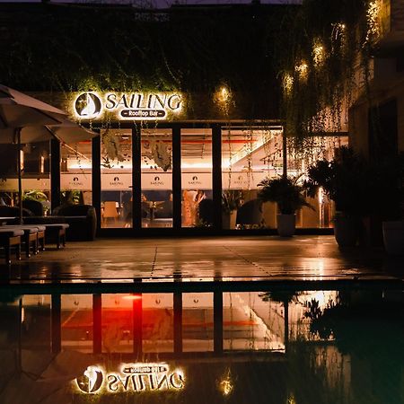 Canvas Danang Beach Hotel Exterior foto
