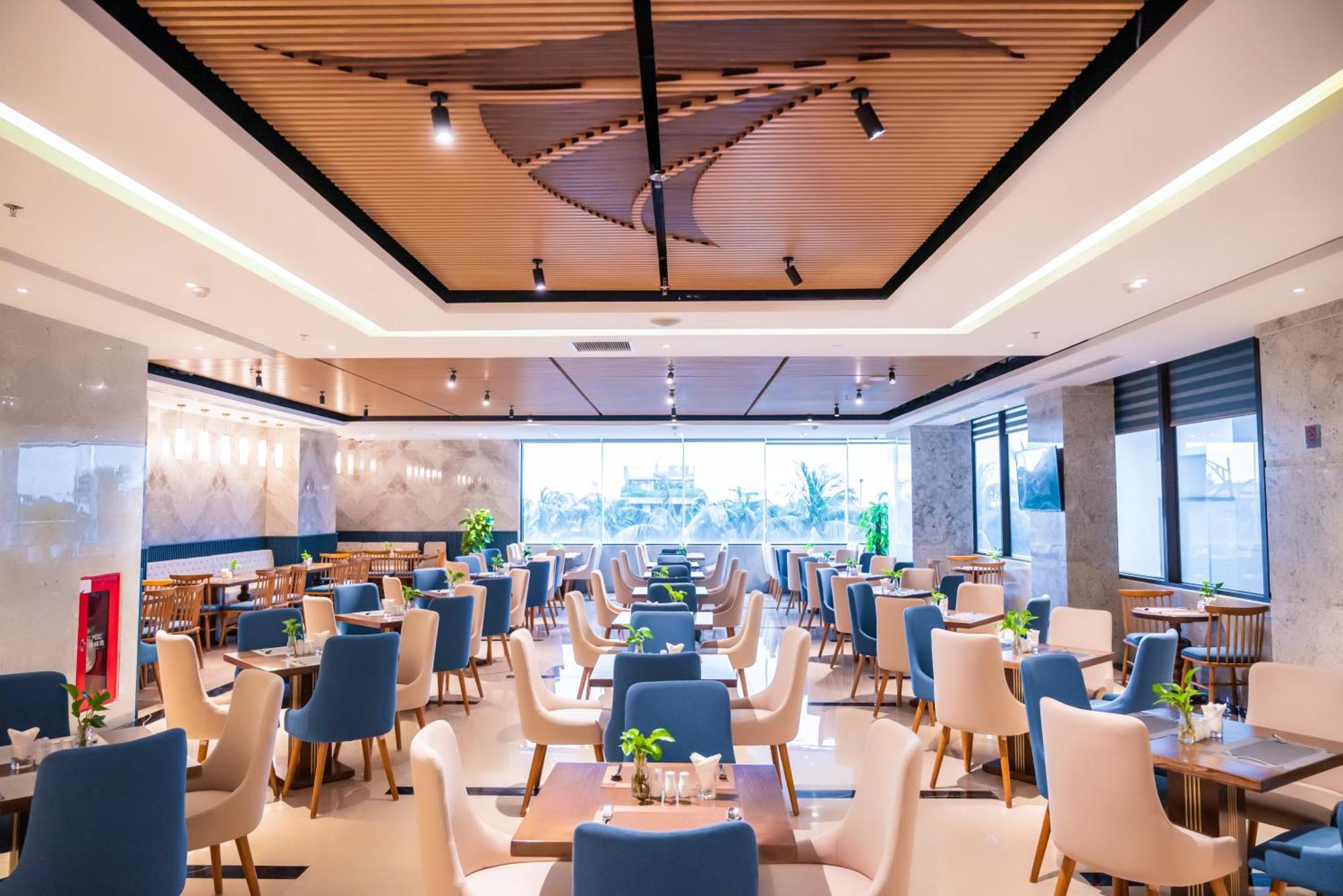 Canvas Danang Beach Hotel Exterior foto